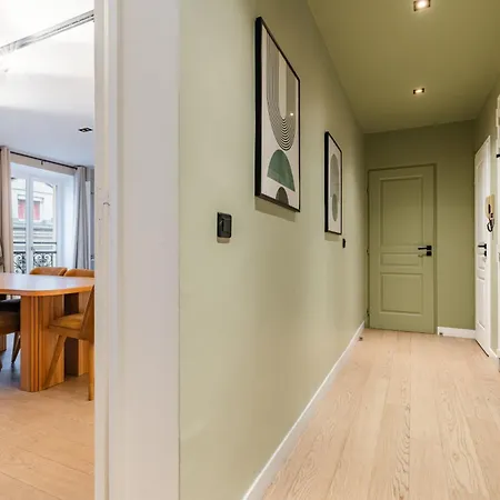 Beautiful In The Heart Of Apartment