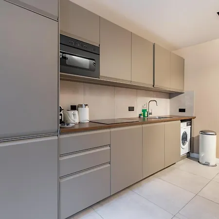 Beautiful In The Heart Of Apartment *